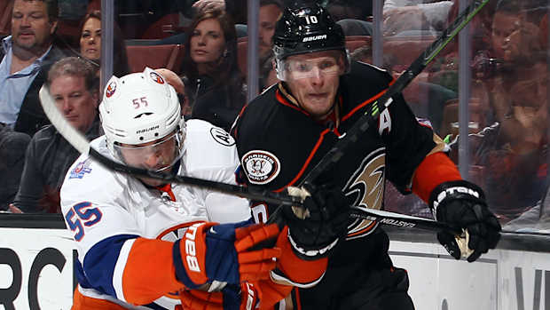 boychuk-perry-ducks-islanders-nhl-960.jpg
